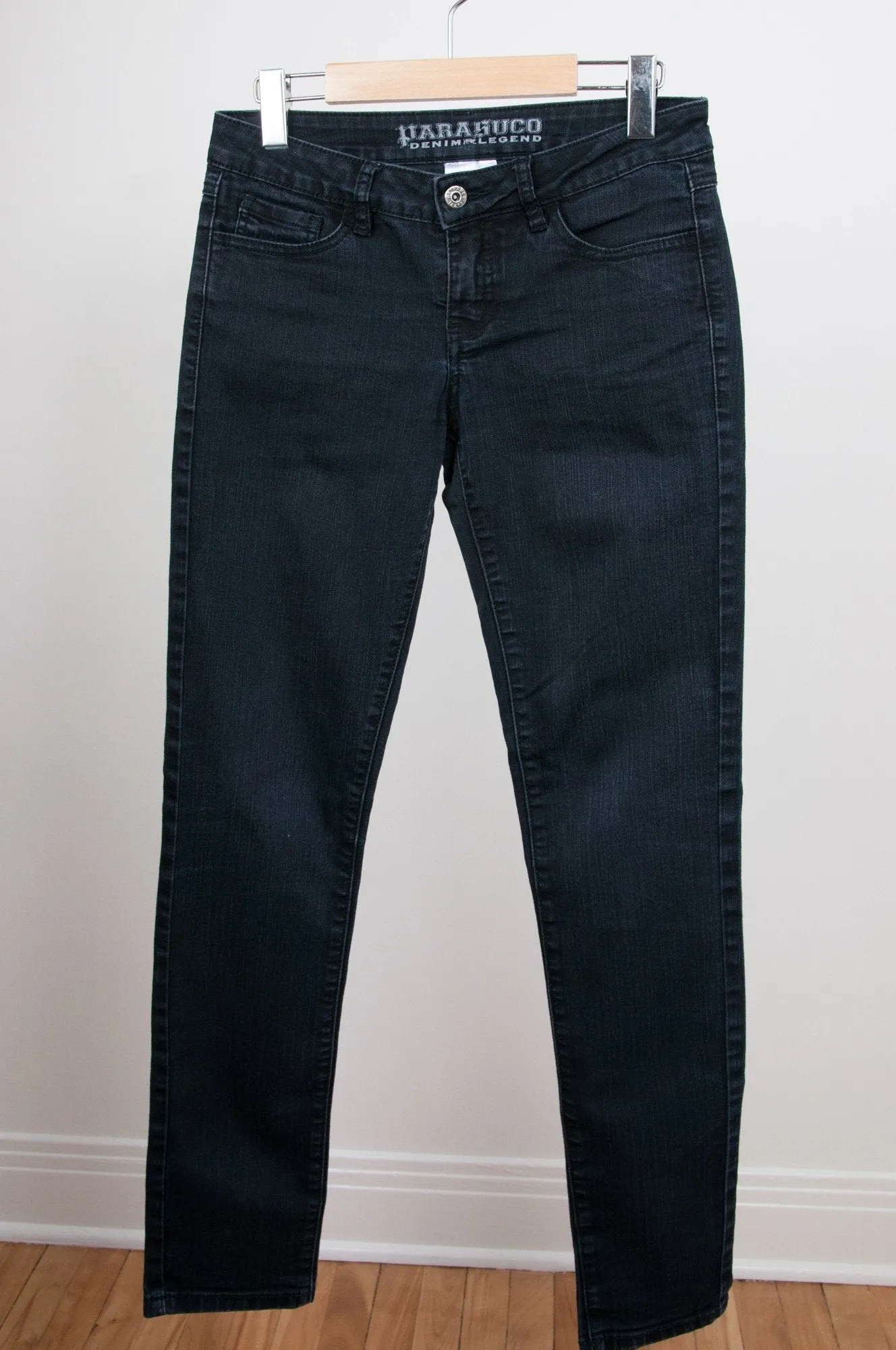 Black low-rise skinny jeans