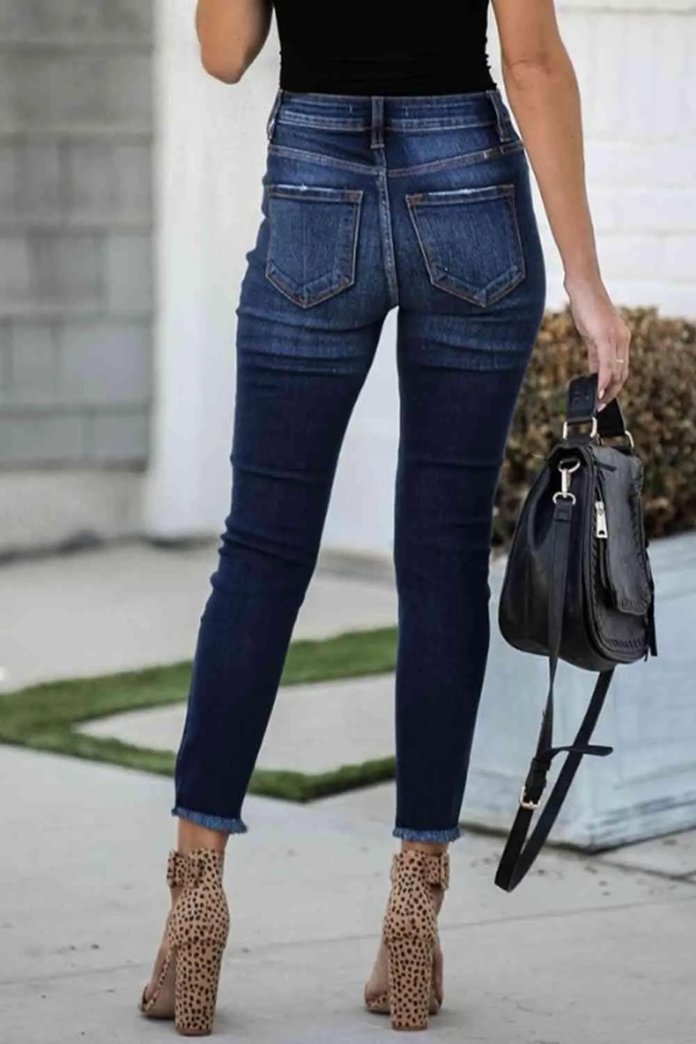 Button-up Distressed Skinny Jeans