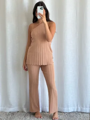 ONE SHOULDER KNIT