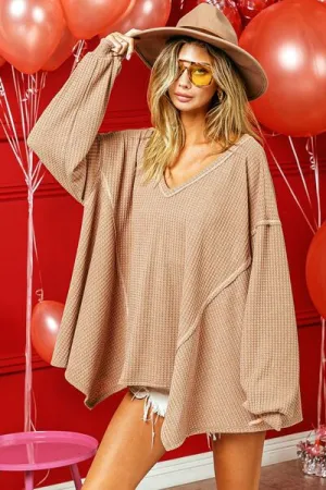 ONLINE EXCLUSIVE BiBi V-Neck Waffle Uneven Hem Top
